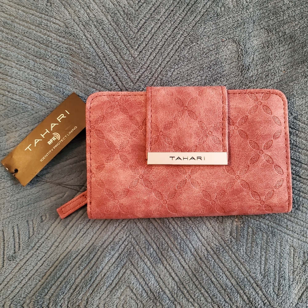 Tahari wallet NWT